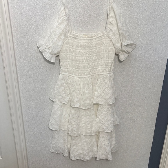 Elegant White Ruffled Dress - Picture 1 of 2